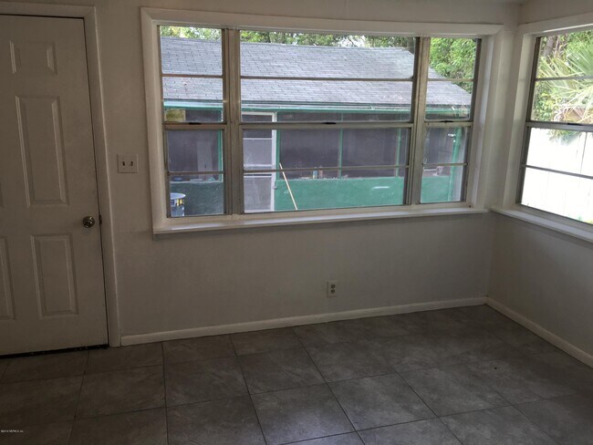 Building Photo - 3225 Liberty Cir