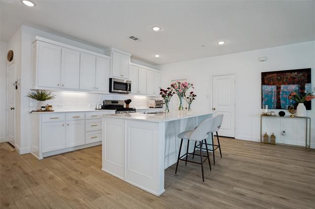 Building Photo - 8875 Stablehand Mews