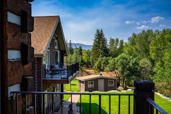 Building Photo - 35021 US-6