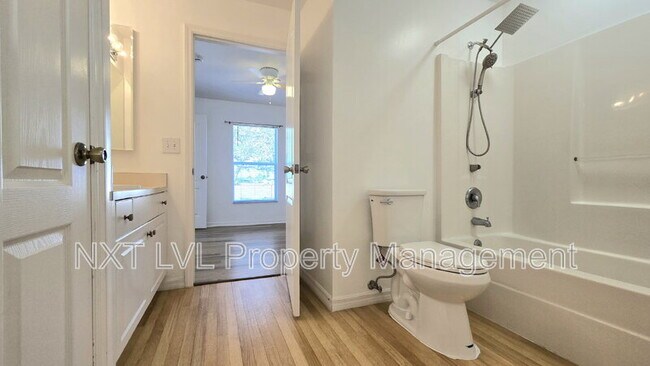 Building Photo - 509 NW 26th Terrace