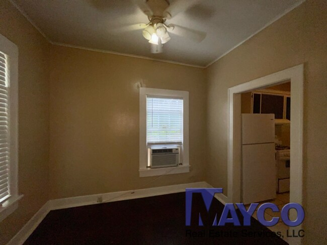 Building Photo - Great 2 bedroom in Highland!