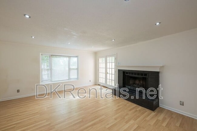 Building Photo - 9070 Cobbler Ct