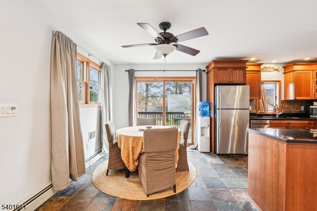 Building Photo - 197 Point Breeze Dr