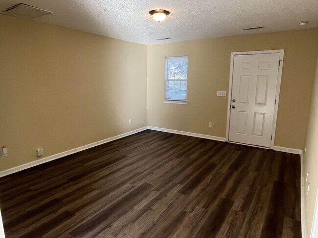 Building Photo - 6130 Sid Crane Dr