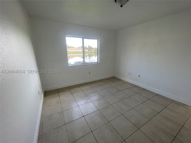 Building Photo - 1251 SE 31st Ct