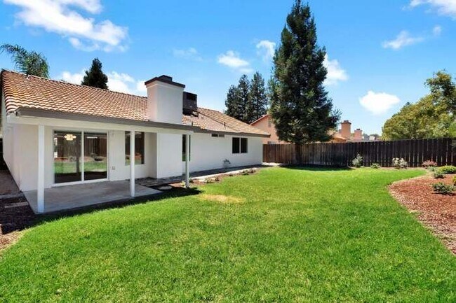 Building Photo - 2775 Chianti Ave