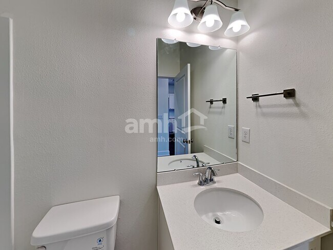 Building Photo - 1048 Walden Pond Dr