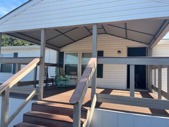 Building Photo - 3 bedroom 2 bath Mobile home newly updated...