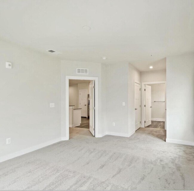 Building Photo - 10010 Ruffian Wy