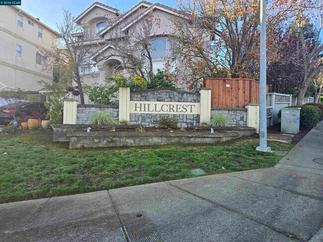 Building Photo - 894 Bridgeway Cir