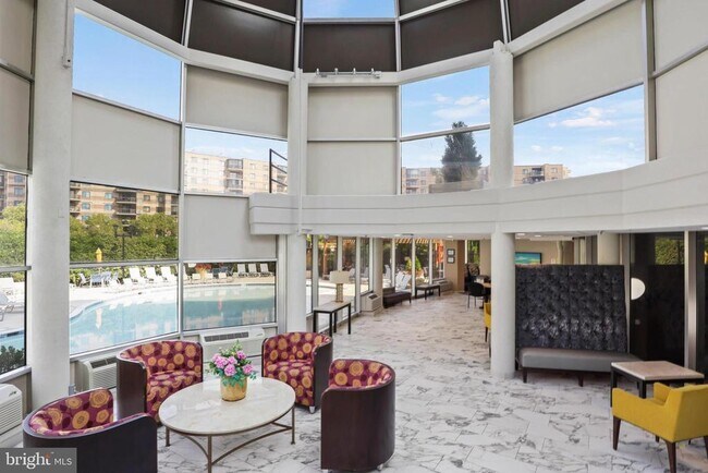 Building Photo - 8350 Greensboro Dr