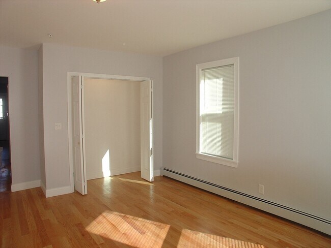 Building Photo - 53 Middle St