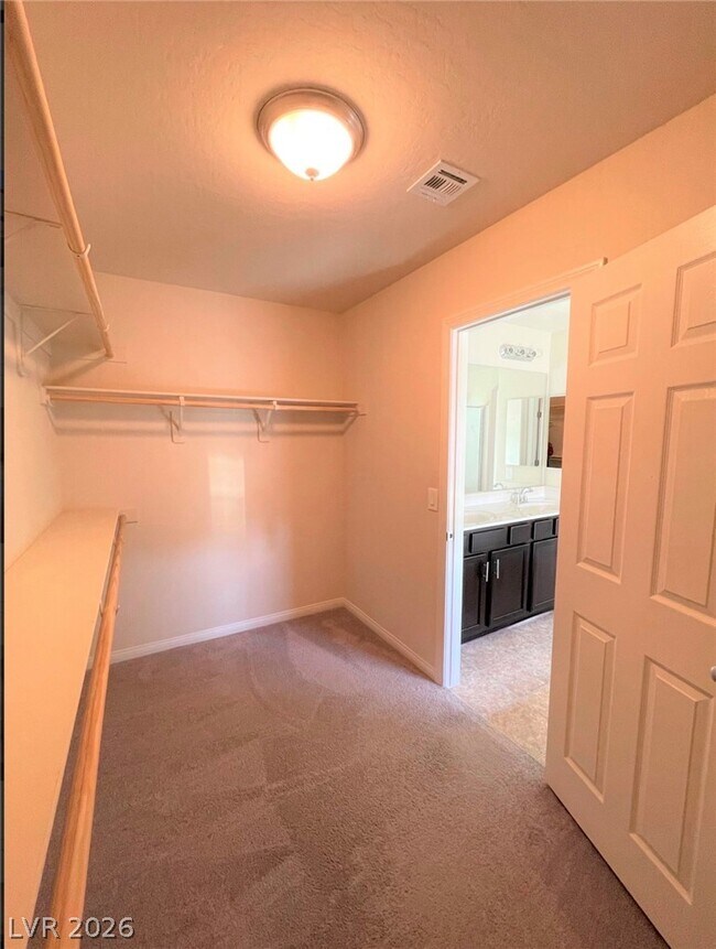 Building Photo - 7063 Claythorn Rd