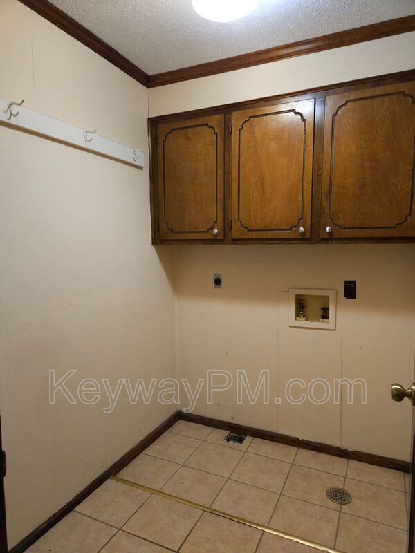 Building Photo - 299 Woodland Dr