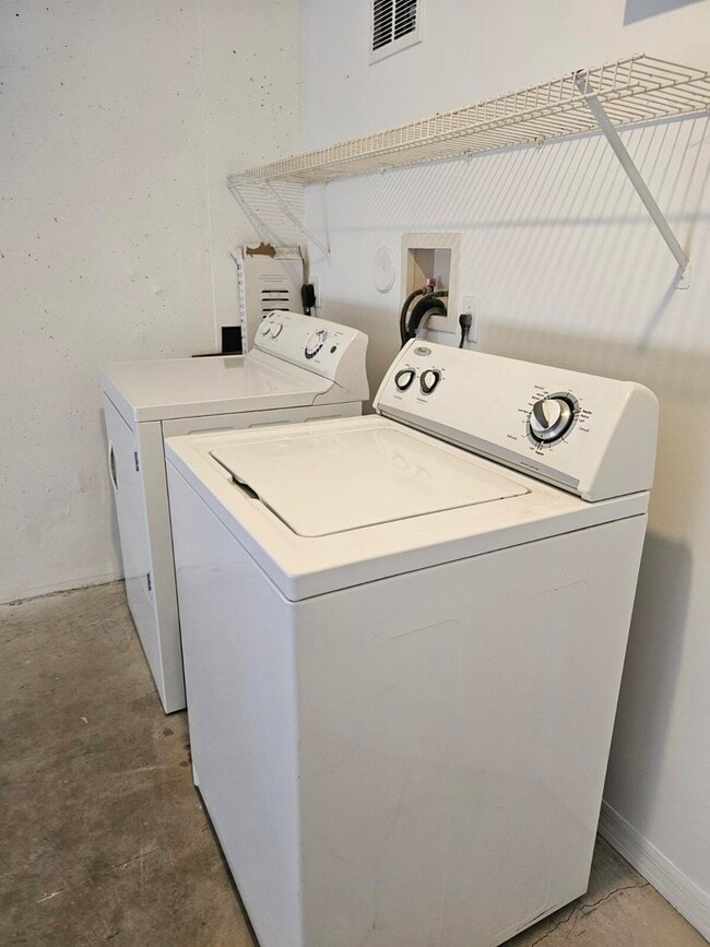 Building Photo - 4187 N Haverhill Rd