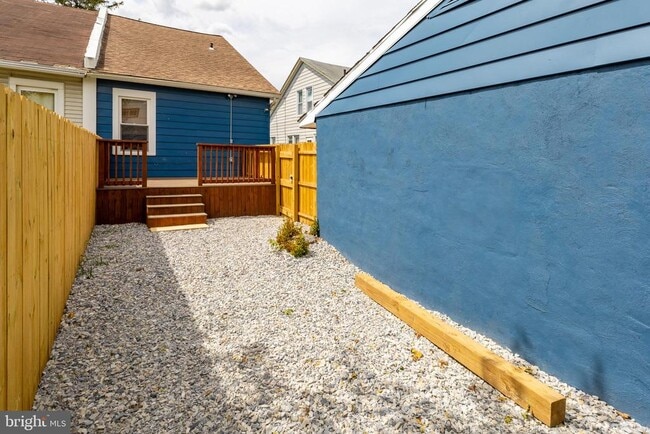 Building Photo - 511 Garfield Ave