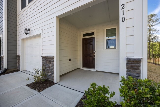 Building Photo - Charming 3 Bedroom Home located in Wake Forest