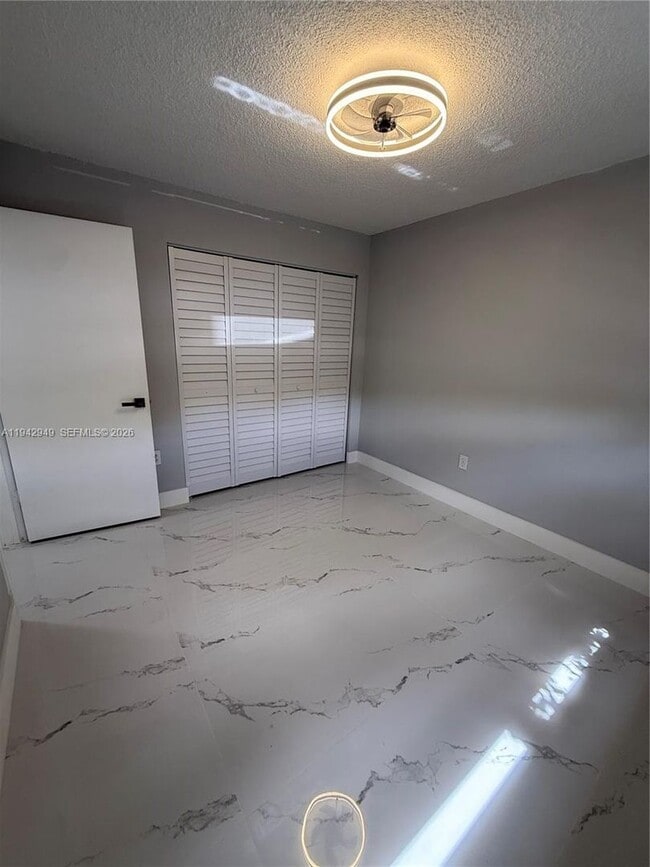 Building Photo - 9937 Nob Hill Pl