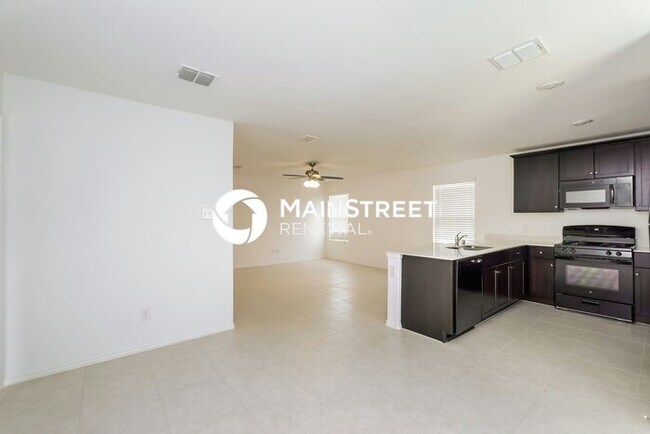 Building Photo - 3 Bedroom Pet-Friendly Home in Fort Worth, TX with Main Street Renewal
