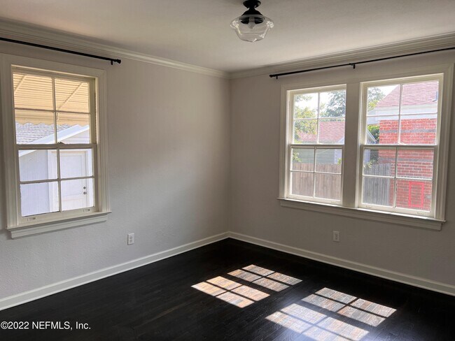 Building Photo - 4743 Kerle St