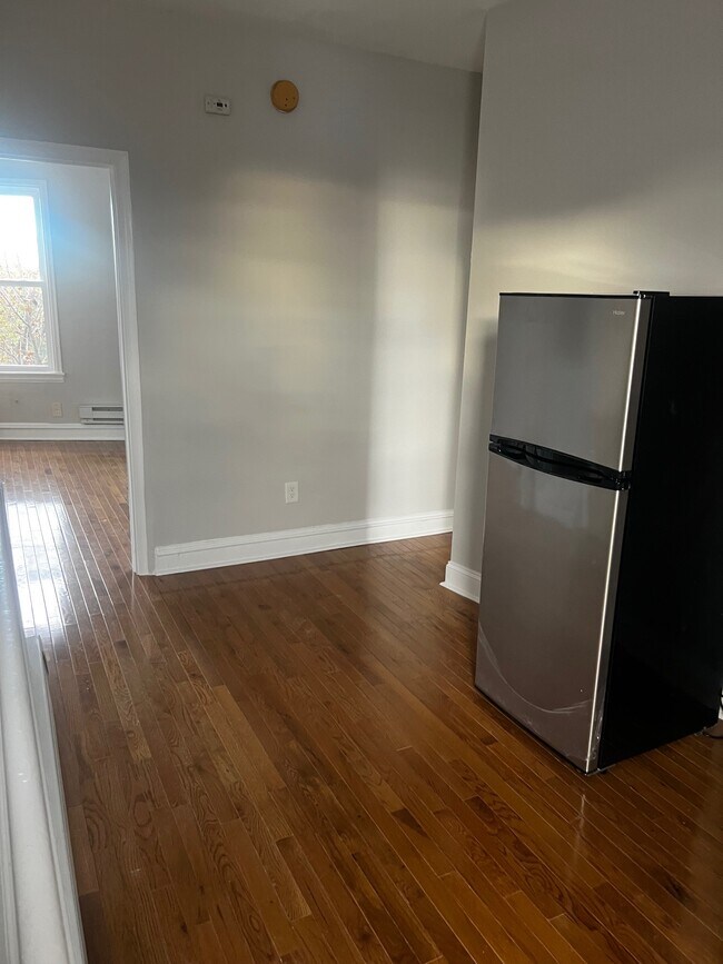 Building Photo - 7124 Germantown Ave