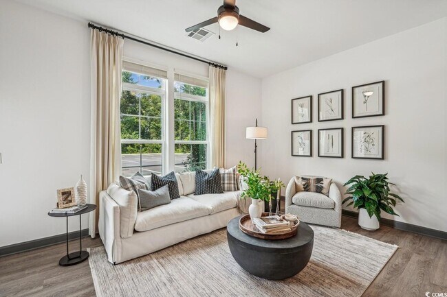 Building Photo - 147 Laurenco Loop