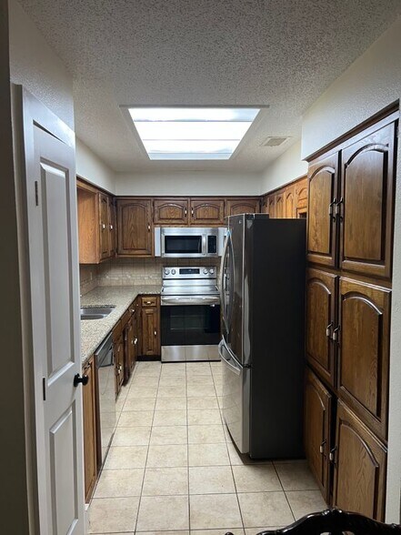 Building Photo - 2304 Belfry Ct
