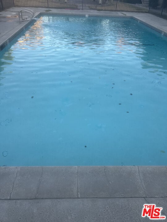 Primary Photo - 2411 W Acacia Ave