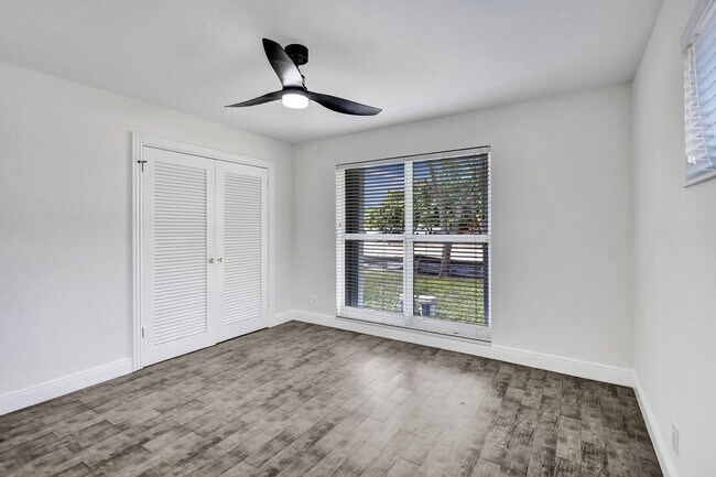 Building Photo - 618 Lindell Blvd