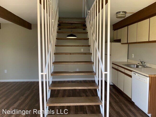 Building Photo - 401-479 Garden Dr