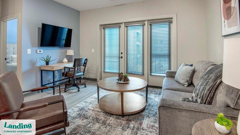 Primary Photo - 645 N Front St