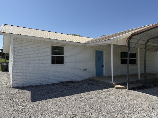 Building Photo - 39 Melody Ln