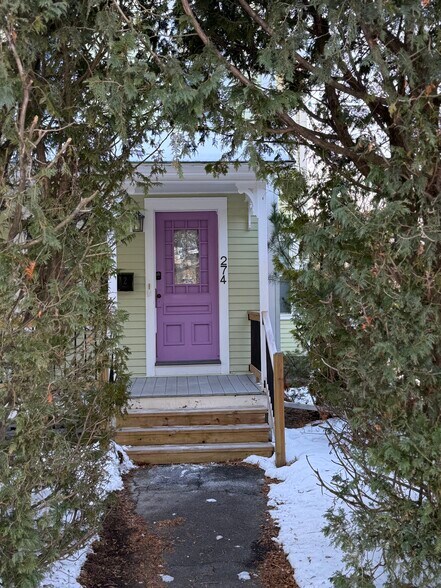 Building Front Entry - 274 Prospect St