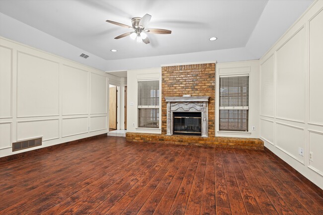 Building Photo - 2007 Harwell St