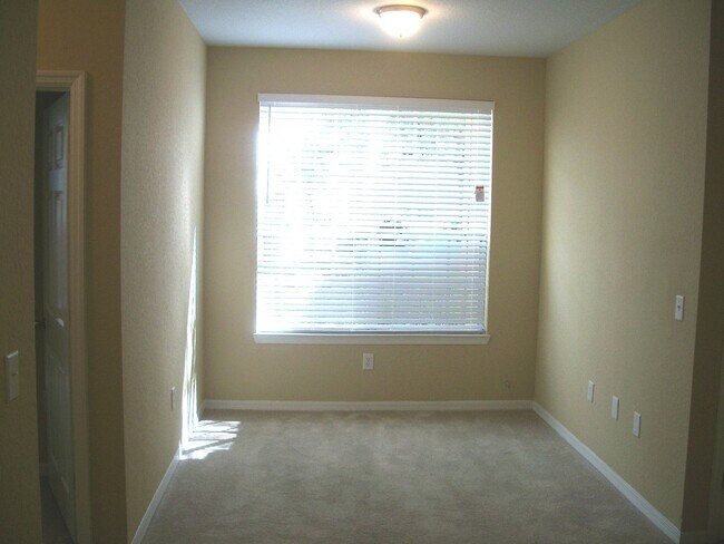 Building Photo - 823 Grand Regency Pointe