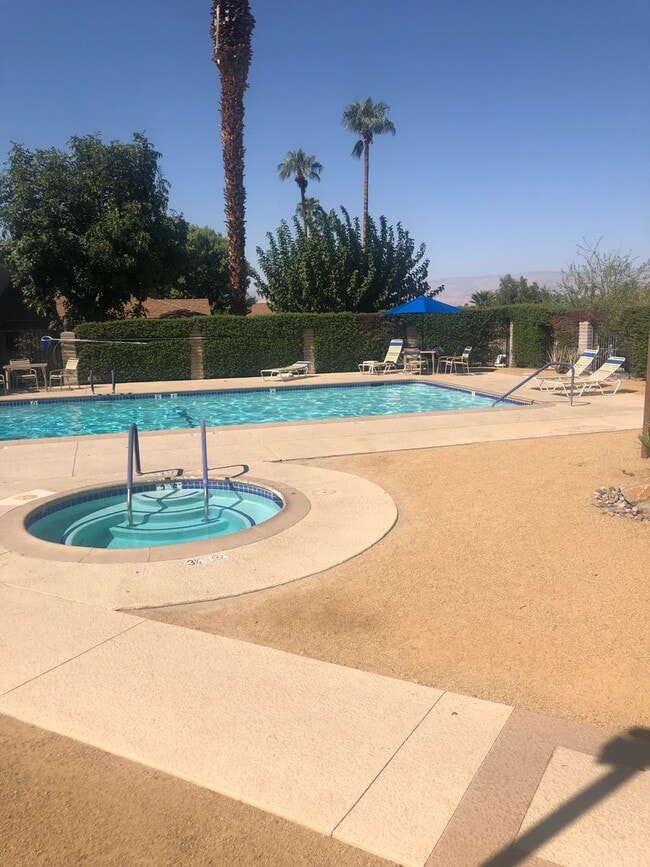 Building Photo - Beautiful 2 Bedroom UPGRADED condo for rent!