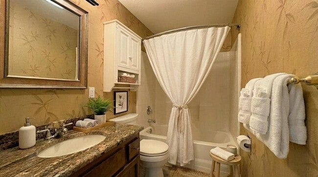 Building Photo - 35601 G St