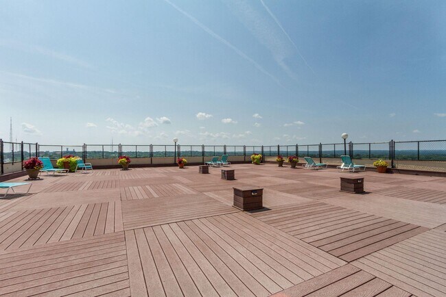 Building Photo - 5500 Friendship Blvd