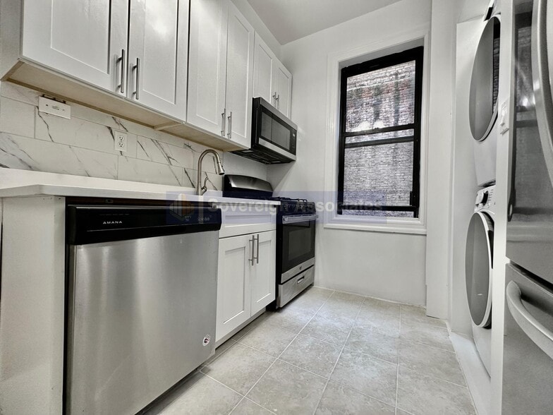 Building Photo - 308 W 104th St