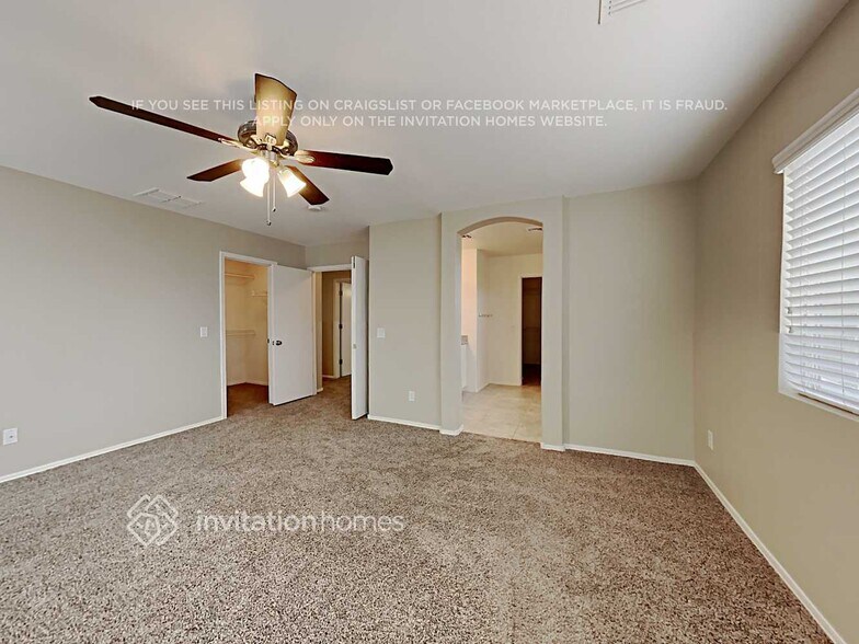 Building Photo - 1196 E Altadonna St