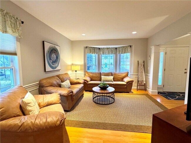 Building Photo - 34 Marian Ave