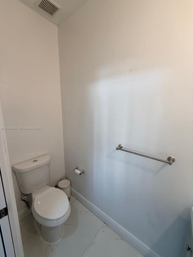 Building Photo - 5543 NW 112th Pl