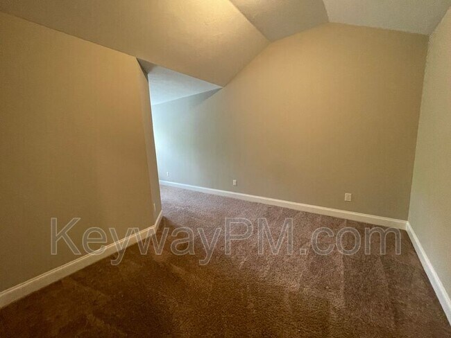 Building Photo - 4500 Chestnut Trl
