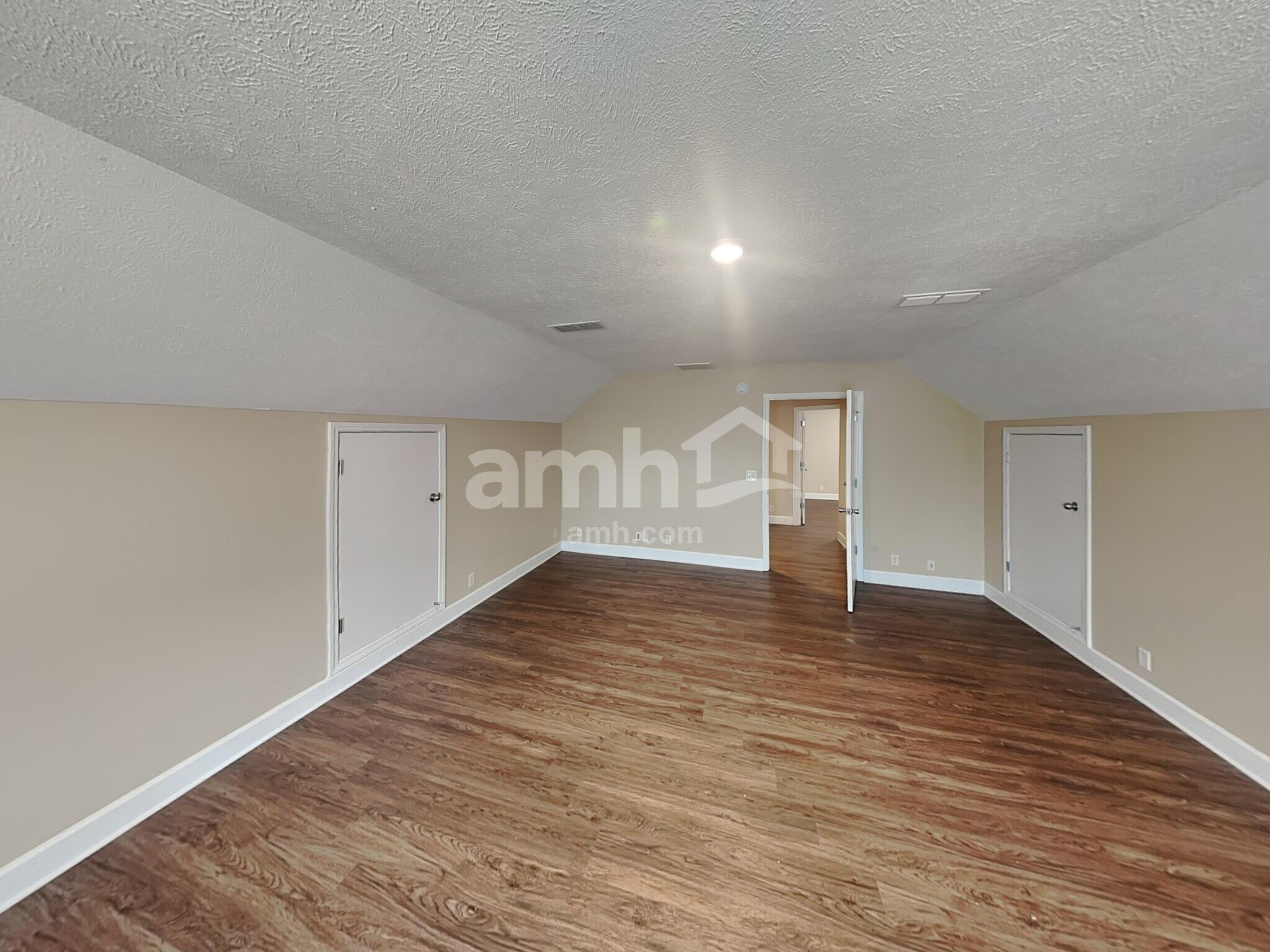 Building Photo - 2140 Aberdeen Cir
