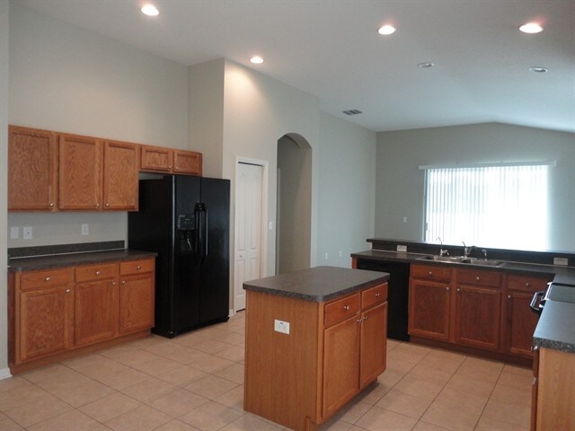 Building Photo - 1128 Napolean Way