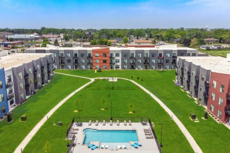 Primary Photo - Courtyard at Cobblestone Park