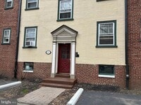 Building Photo - 676 Perth Pl