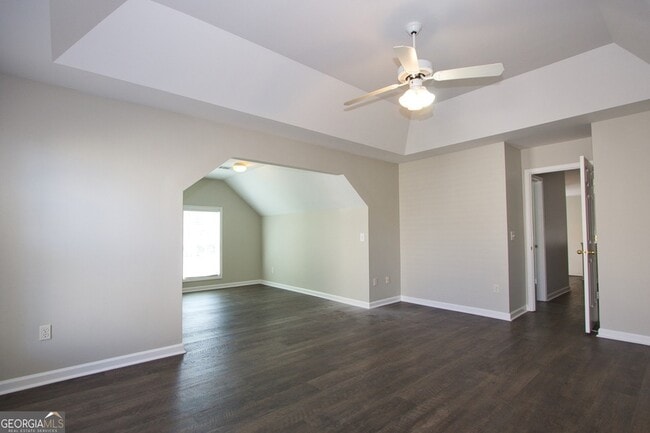 Building Photo - 585 Chapel Walk Ln SE