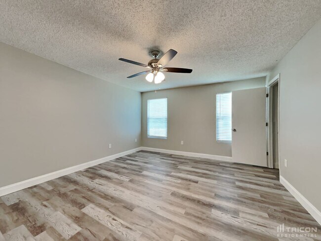 Building Photo - 4356 S Lockwood Ridge Rd