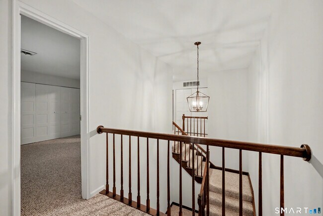 Building Photo - 172 Gillies Ln